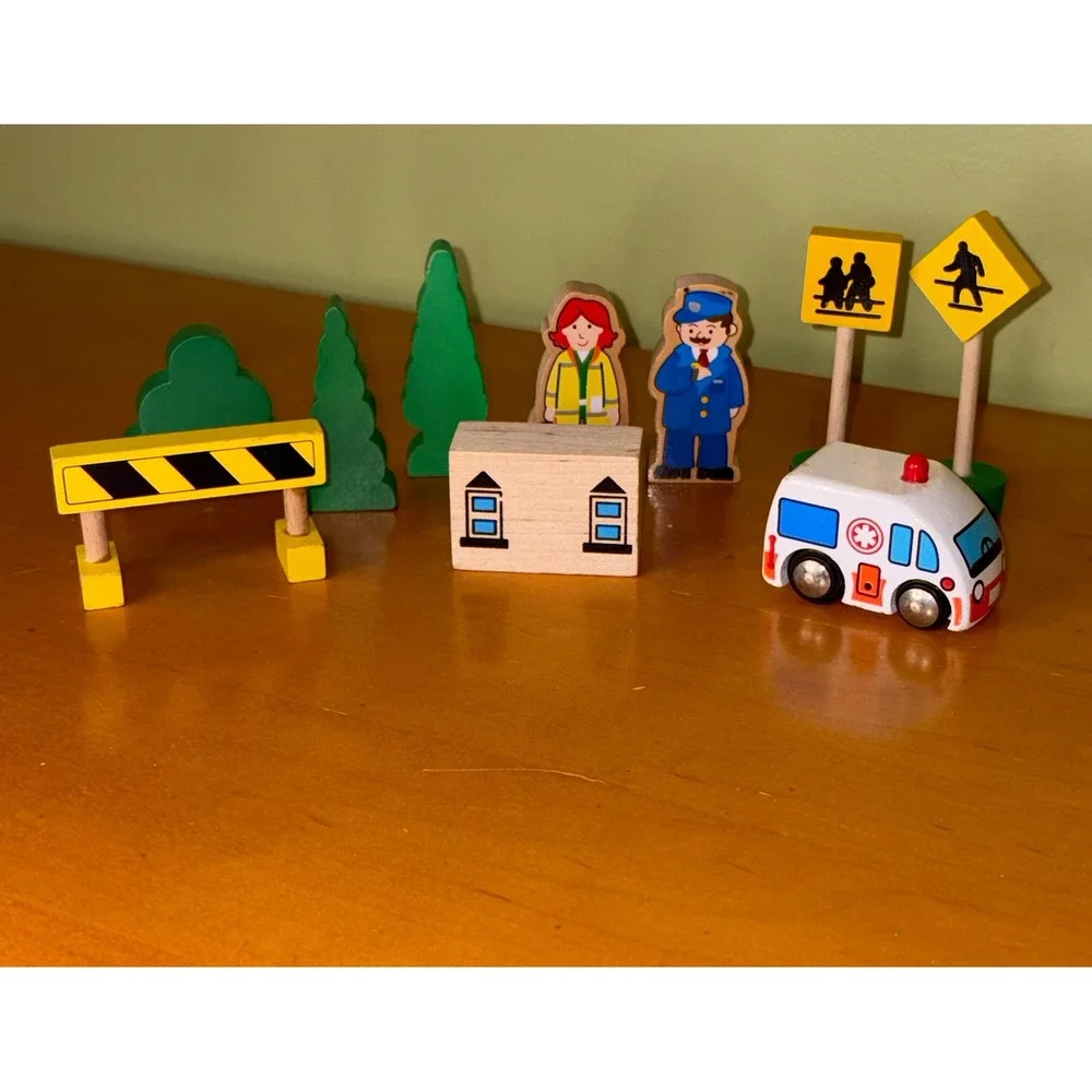 Wooden train table accessory ser Ambulance People Trees Road Signs 10 Piece Lot